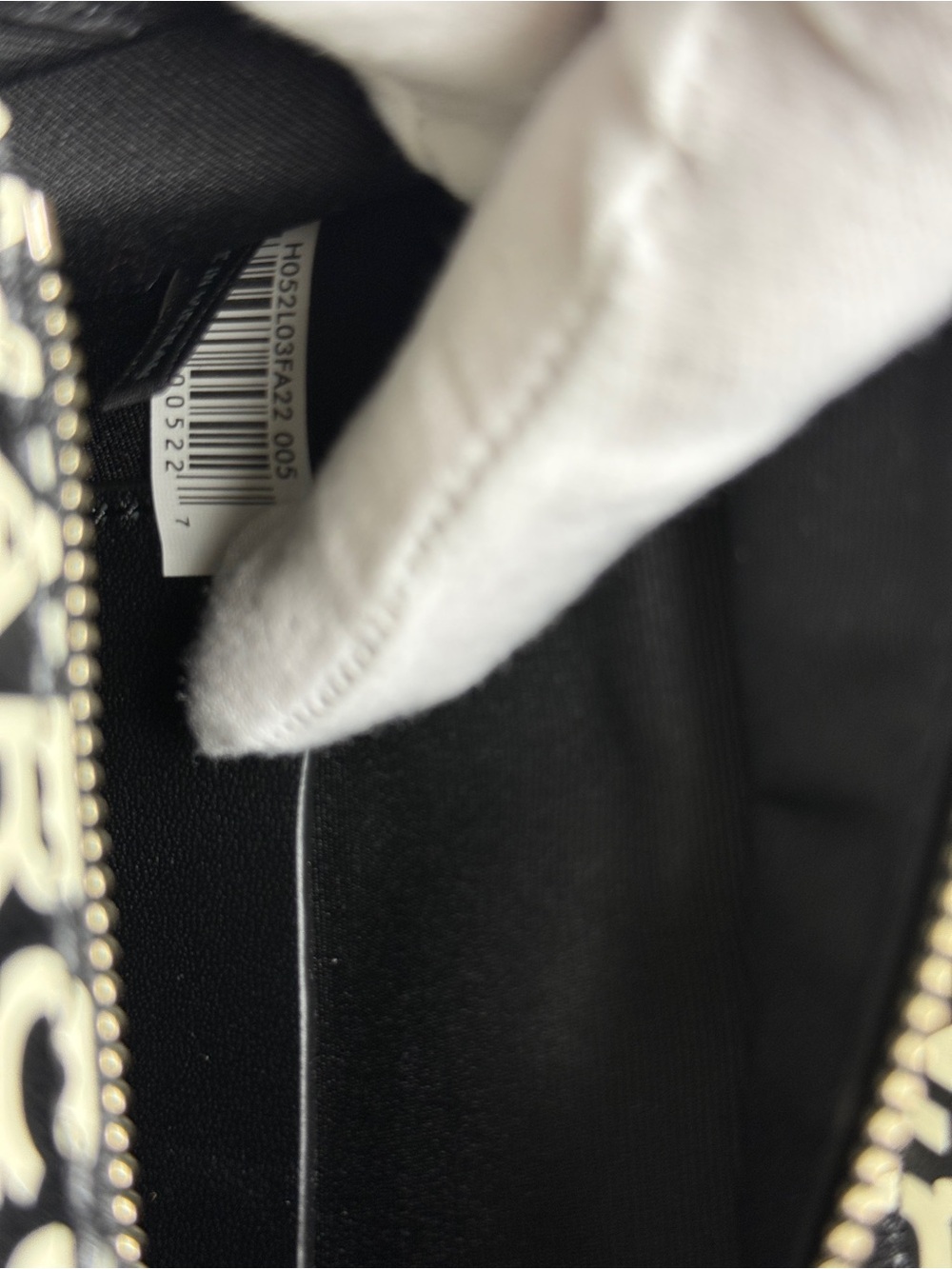 Marc Jacobs Monogram Leather Crossbody Tote Bag in White & Black - Picture 12 of 16